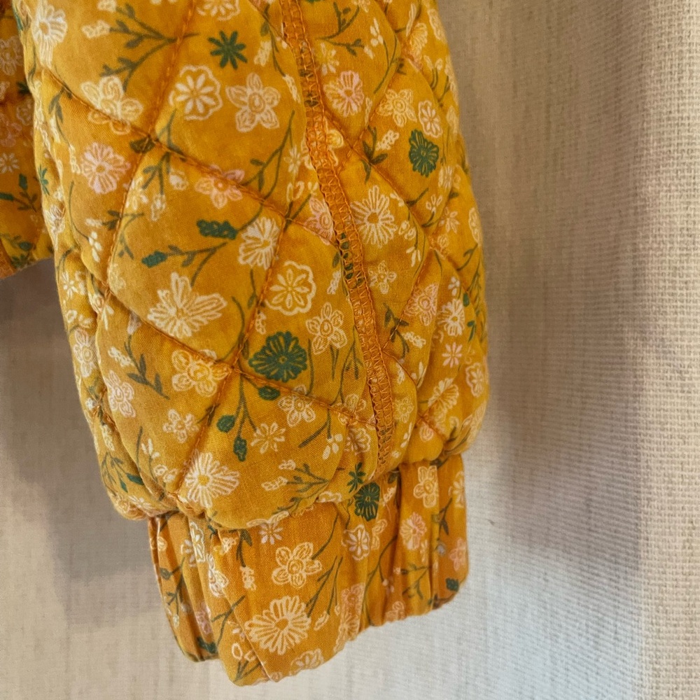Adorable, colorful cropped quilted jacket by Sonoma / yellow floral size medium - Picture 6 of 9